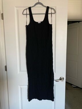 Black Sleeveless Scoop Neck Maxi Dress with leg slit